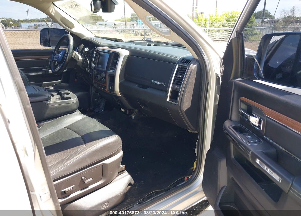 2017 RAM 2500 LAIE  4X4 6'4 BOX VIN: 3C6UR5FL3HG581031