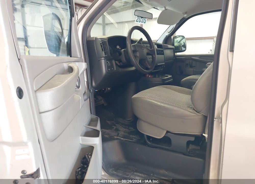 2005 CHEVROLET EXPRESS VIN: 1GAHG39U051146902