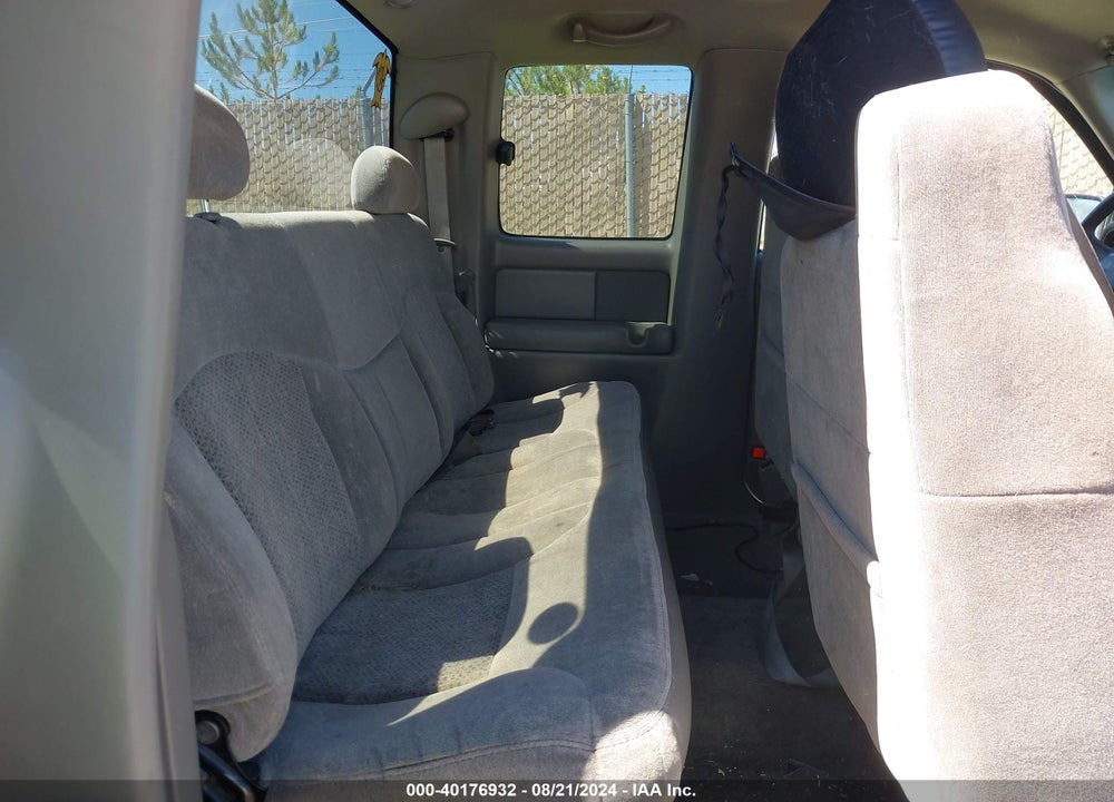 2000 CHEVROLET SILVERADO 1500 LS VIN: 1GCEK19T0YE219655