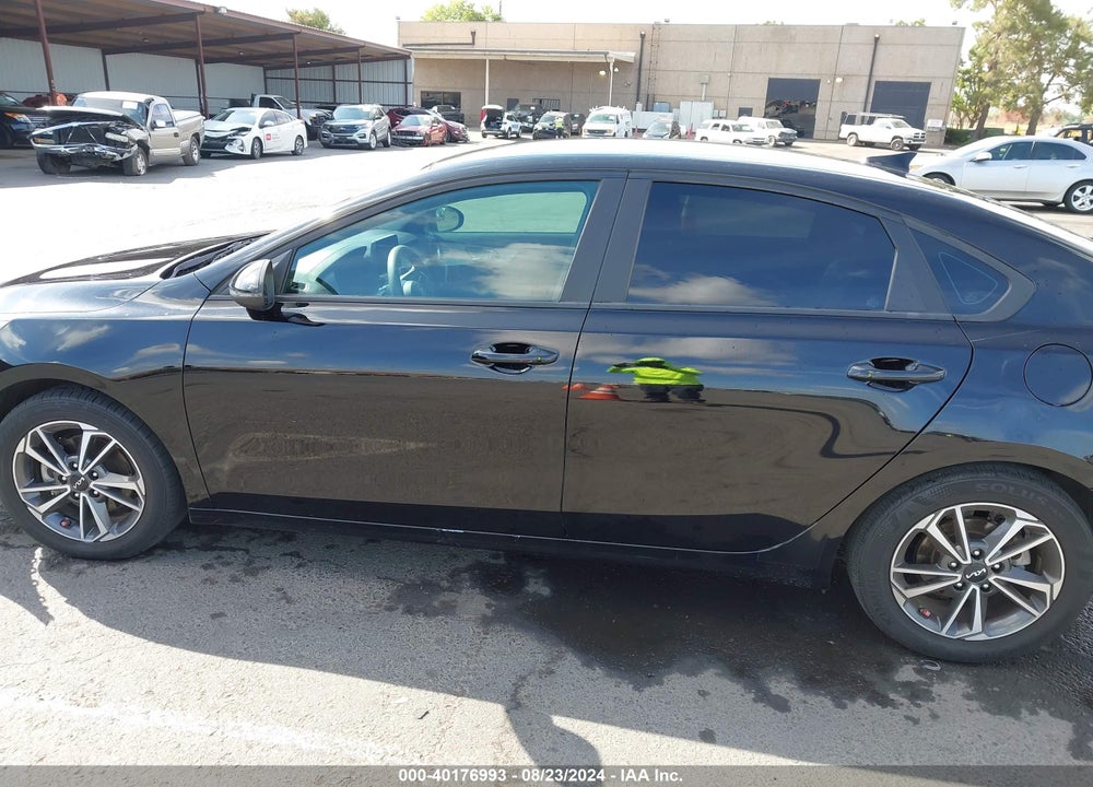 2022 KIA FORTE LXS VIN: 3KPF24AD5NE421594