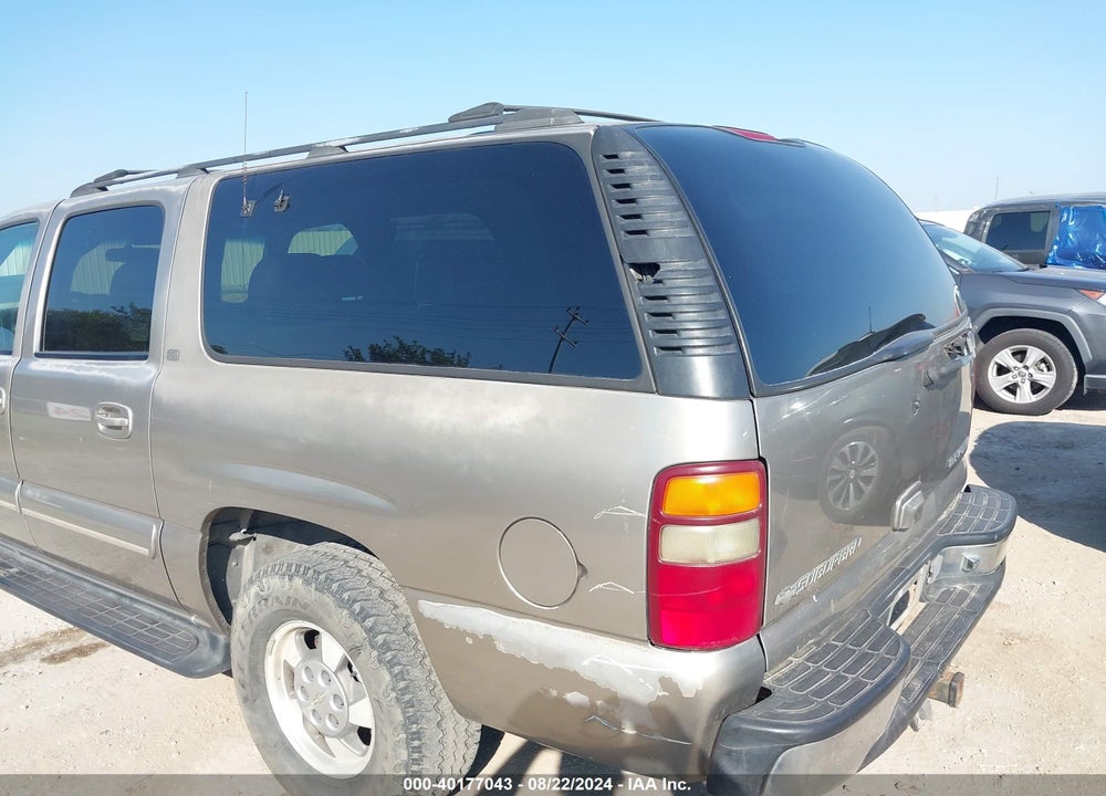 2001 CHEVROLET SUBURBAN 1500 LT VIN: 1GNEC16TX1J294353