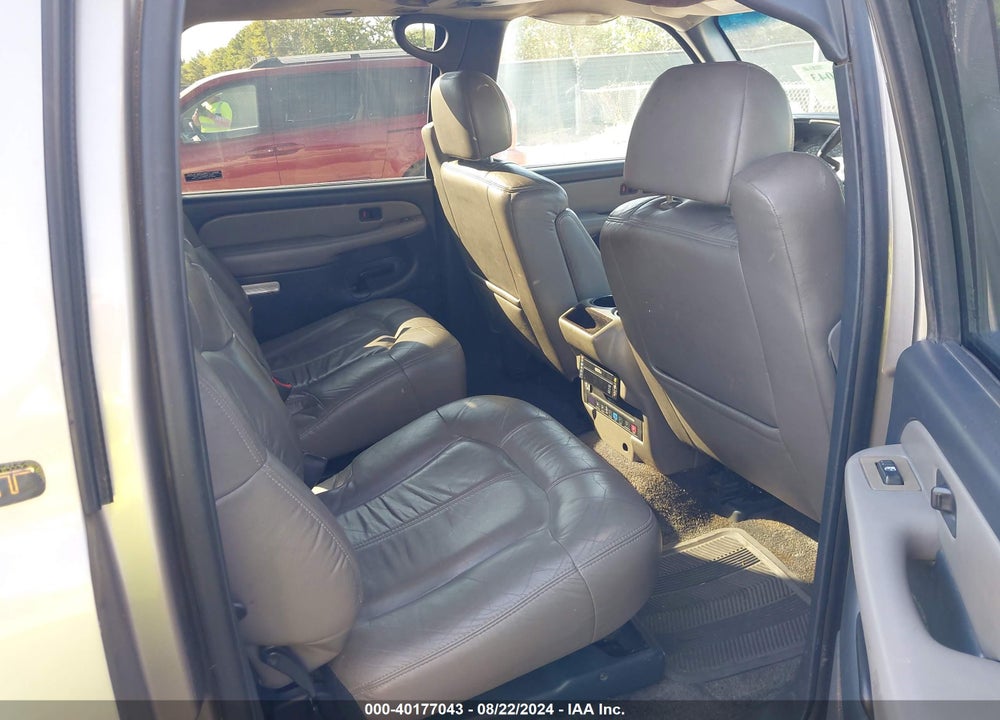 2001 CHEVROLET SUBURBAN 1500 LT VIN: 1GNEC16TX1J294353