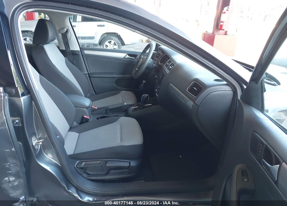 2017 VOLKSWAGEN JETTA 1.4T S VIN: 3VW2B7AJ2HM253801