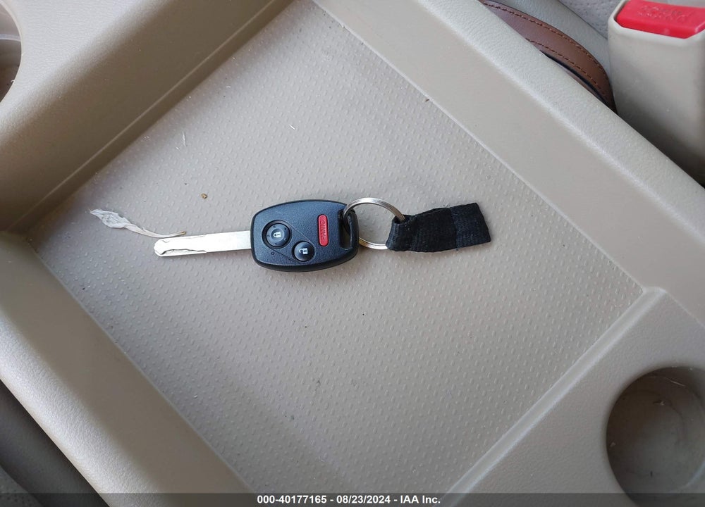 2008 HONDA ODYSSEY LX VIN: 5FNRL38248B103621
