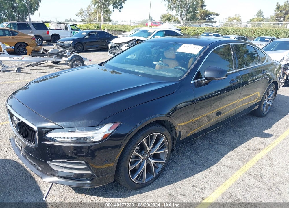 2018 VOLVO S90 T5 MOMENTUM VIN: LVY982MK5JP030085