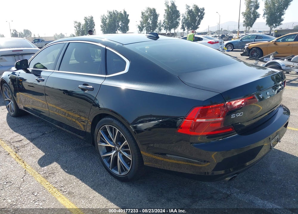 2018 VOLVO S90 T5 MOMENTUM VIN: LVY982MK5JP030085