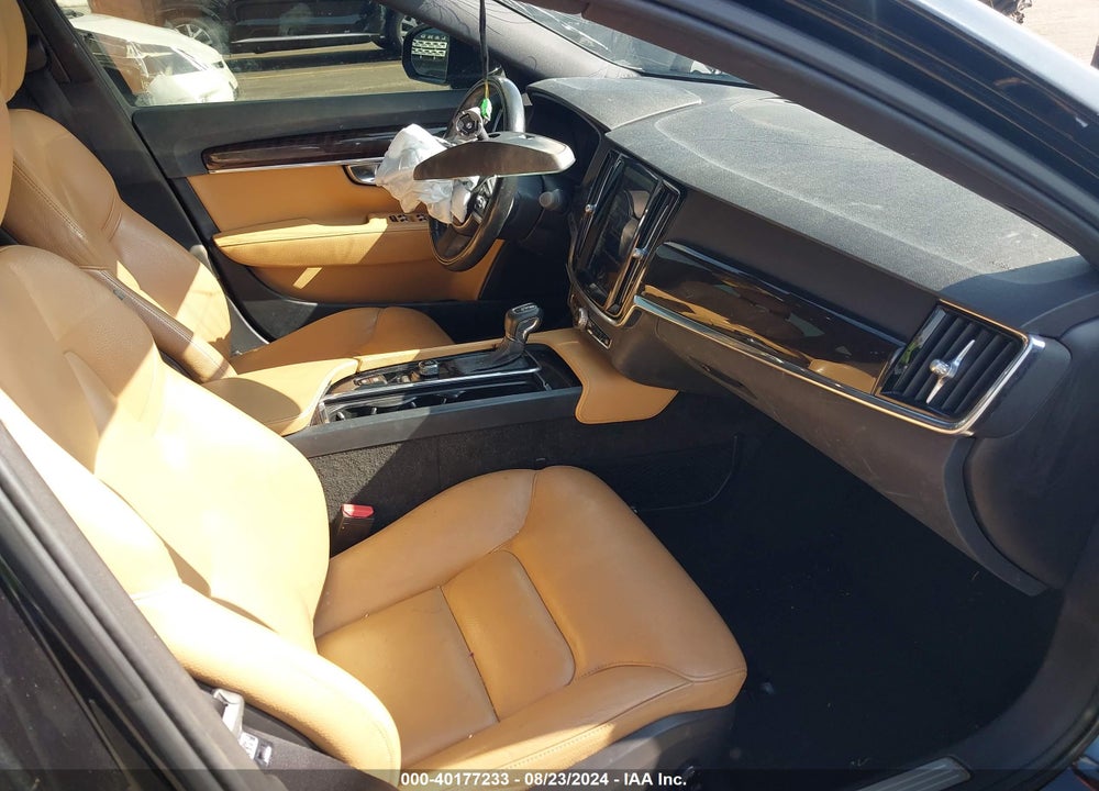 2018 VOLVO S90 T5 MOMENTUM VIN: LVY982MK5JP030085