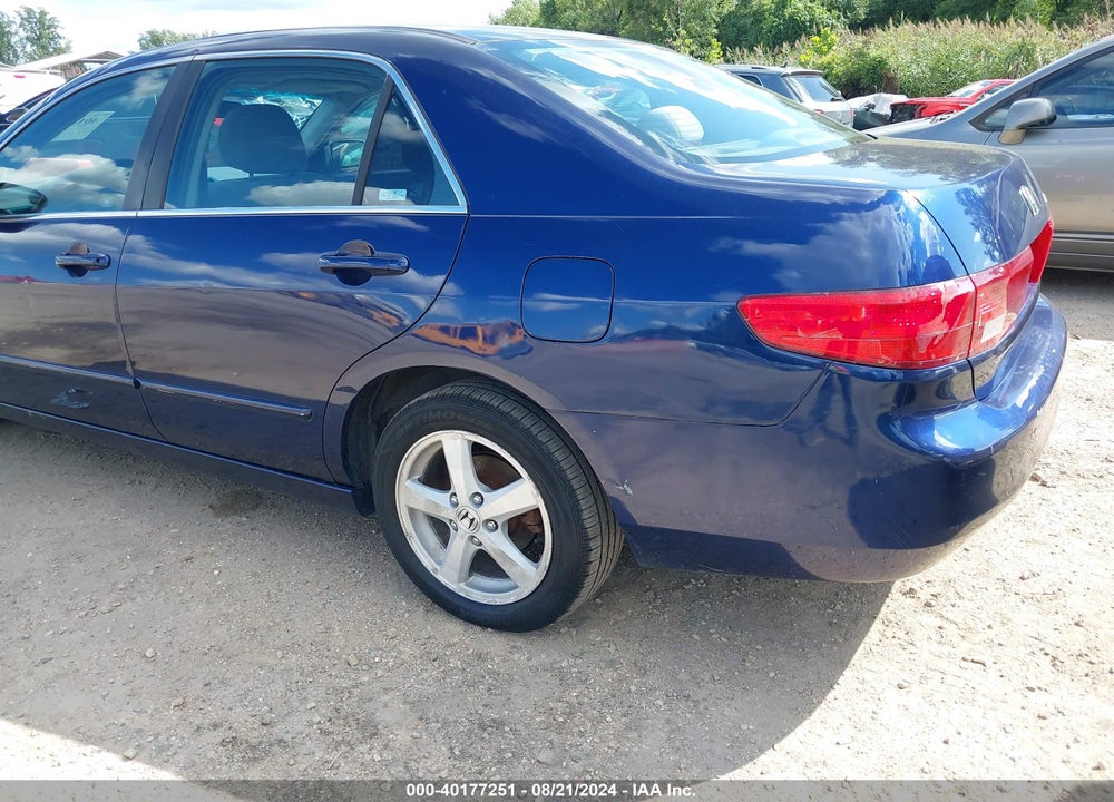 2005 HONDA ACCORD 2.4 EX VIN: 1HGCM56705A060592