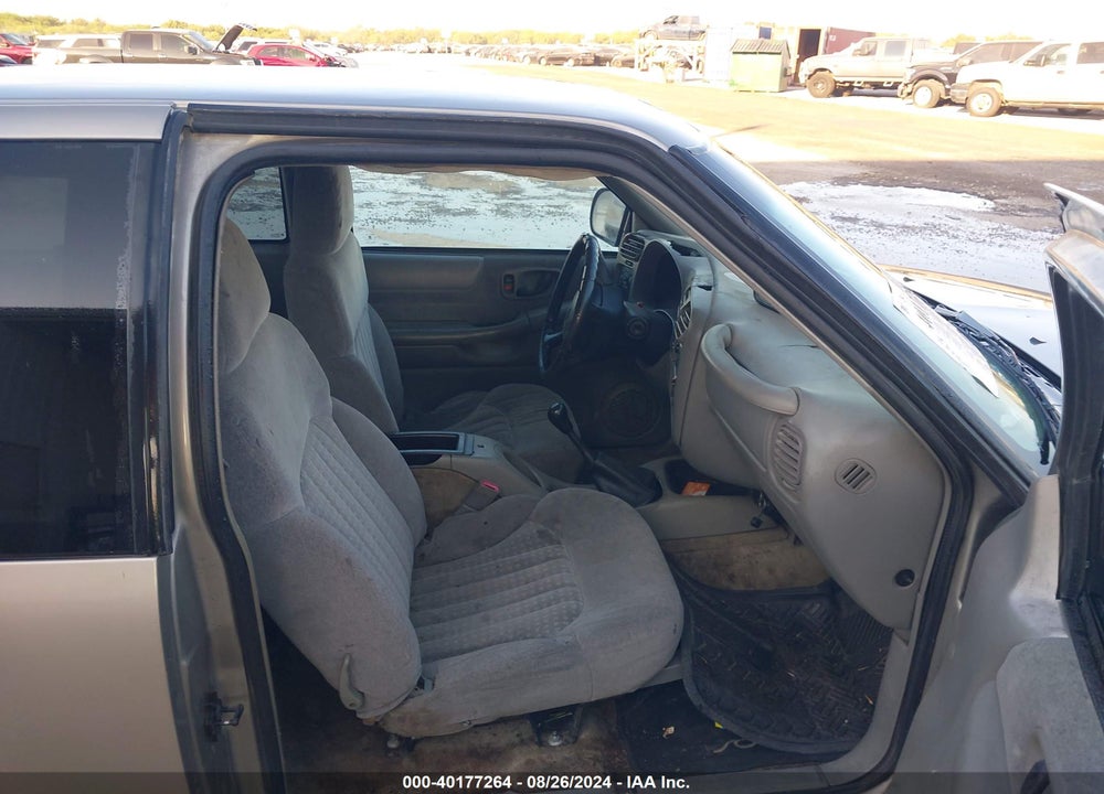 2002 CHEVROLET S-10 VIN: 1GCCS19W228115515