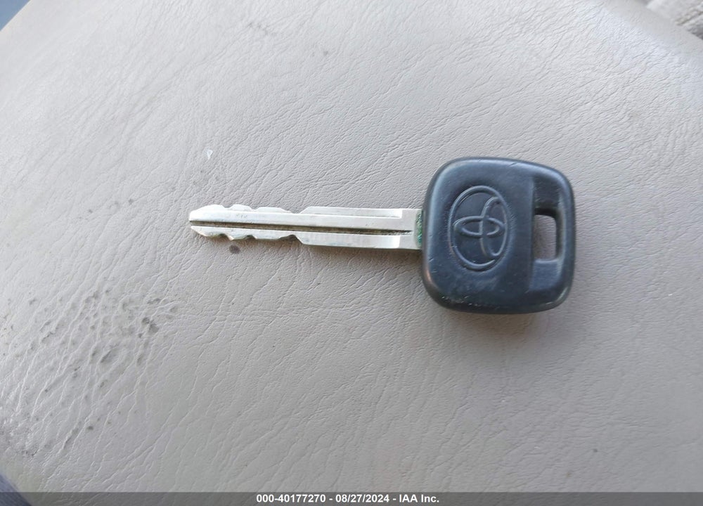 2004 TOYOTA CAMRY LE VIN: 4T1BE32K64U358241