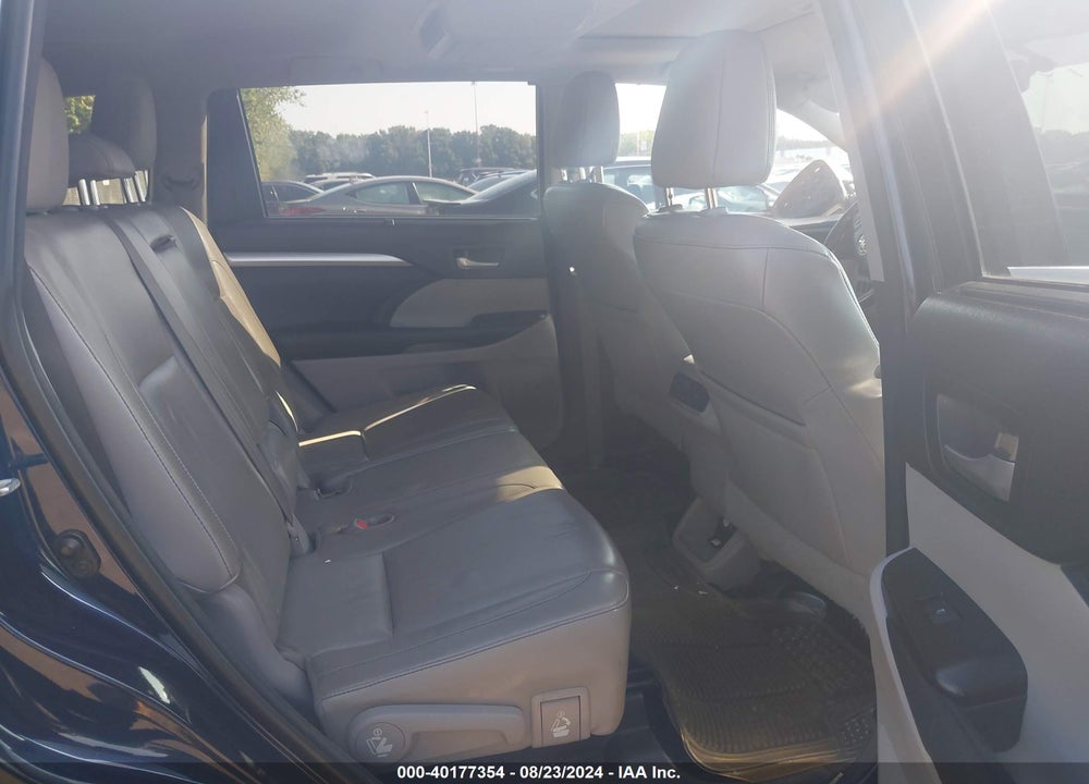 2015 TOYOTA HIGHLANDER XLE V6 VIN: 5TDJKRFH0FS111380