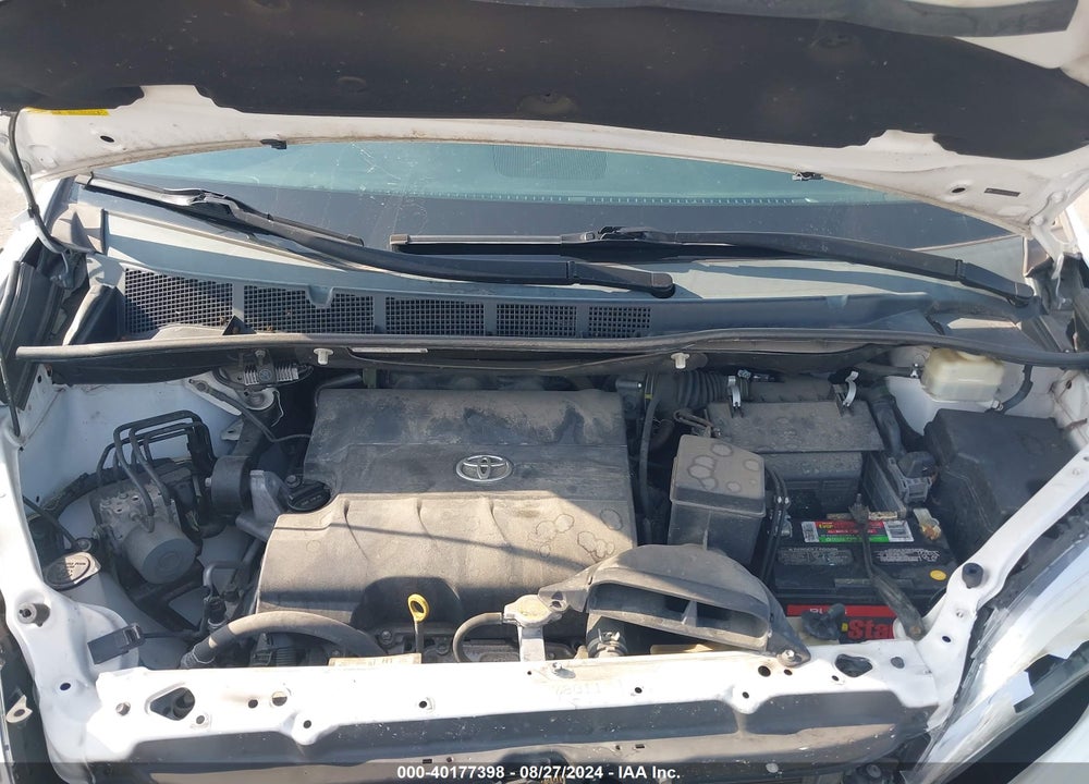 2014 TOYOTA SIENNA XLE V6 8 PASSENGER VIN: 5TDYK3DC3ES515842