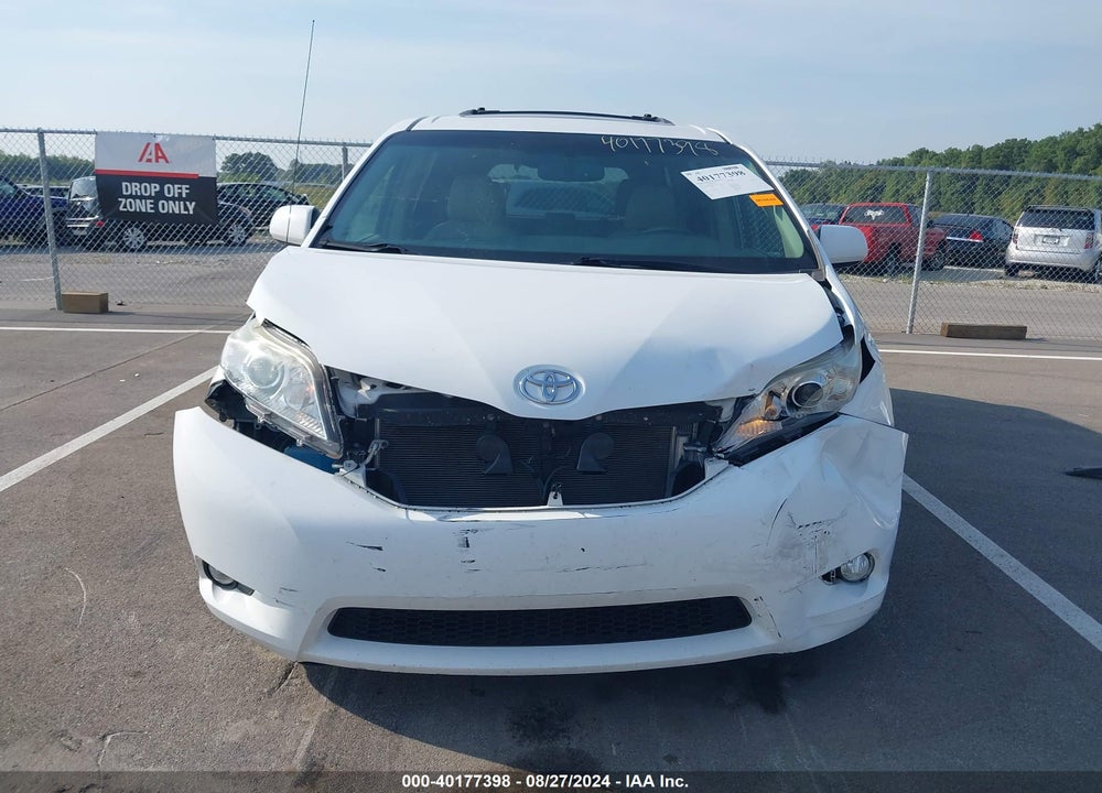 2014 TOYOTA SIENNA XLE V6 8 PASSENGER VIN: 5TDYK3DC3ES515842