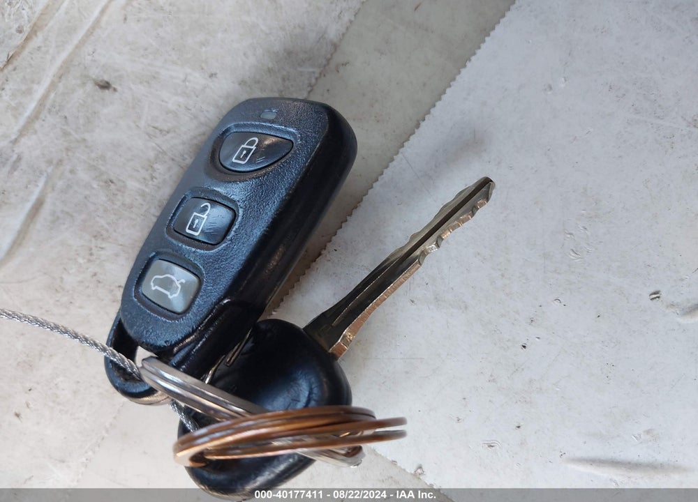 2008 HYUNDAI ELANTRA GLS/SE VIN: KMHDU46D48U437460