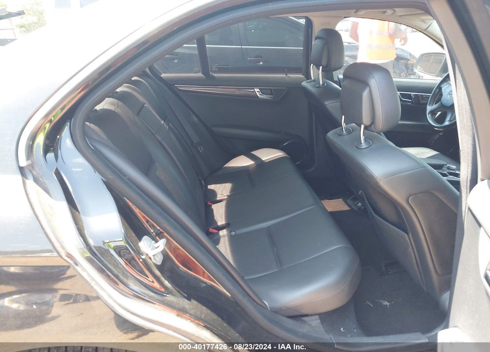 2009 MERCEDES-BENZ C 300 LUXURY/SPORT VIN: WDDGF54X69F231146