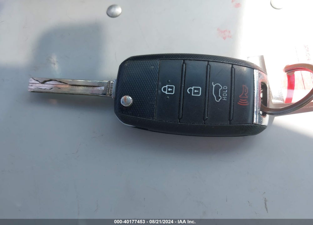 2018 KIA SPORTAGE LX VIN: KNDPMCAC7J7371629
