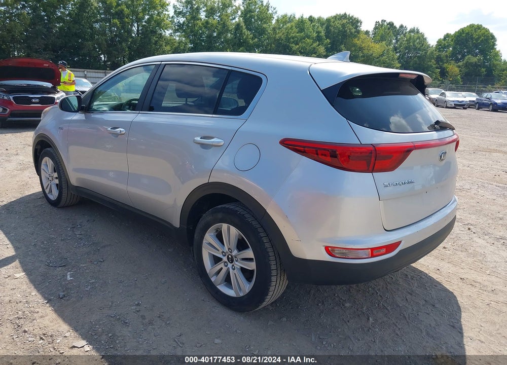 2018 KIA SPORTAGE LX VIN: KNDPMCAC7J7371629