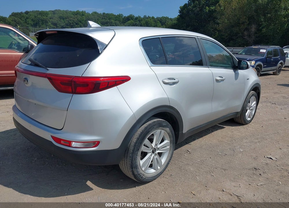 2018 KIA SPORTAGE LX VIN: KNDPMCAC7J7371629
