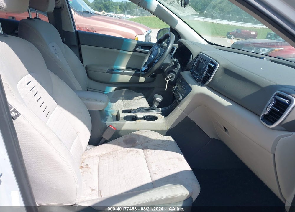 2018 KIA SPORTAGE LX VIN: KNDPMCAC7J7371629