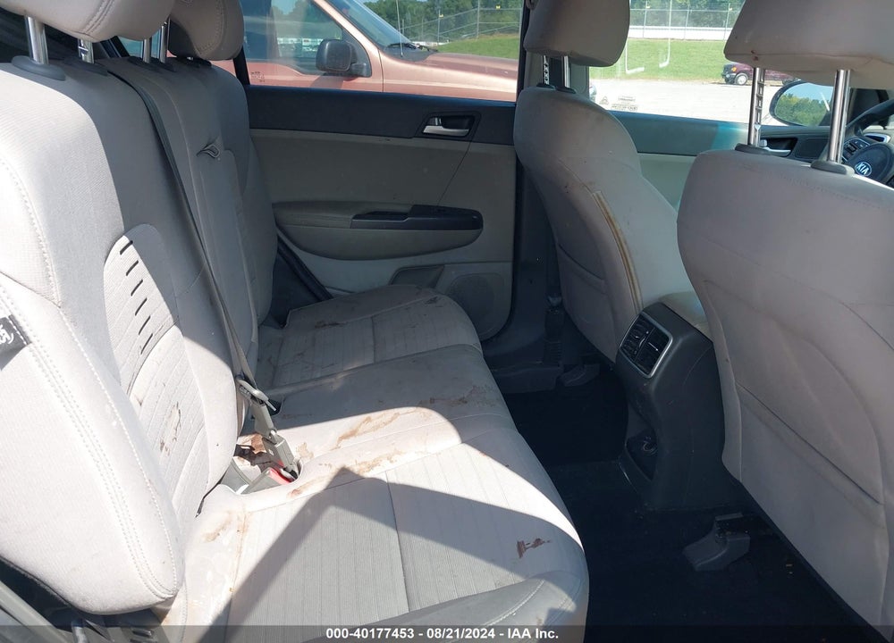 2018 KIA SPORTAGE LX VIN: KNDPMCAC7J7371629