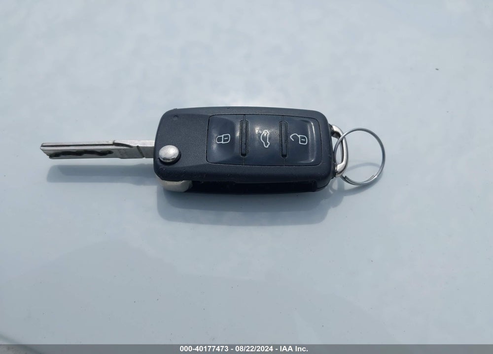 2014 VOLKSWAGEN JETTA 1.8T SE VIN: 3VWD17AJ4EM322835