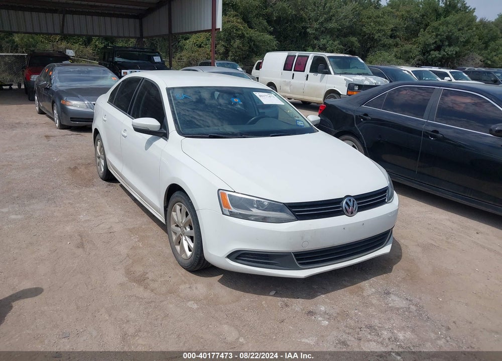2014 VOLKSWAGEN JETTA 1.8T SE VIN: 3VWD17AJ4EM322835