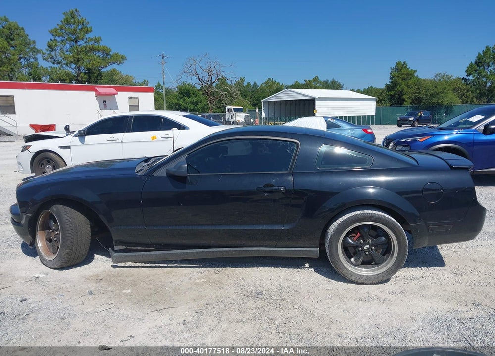 2007 FORD MUSTANG VIN: 1ZVFT80N375281801