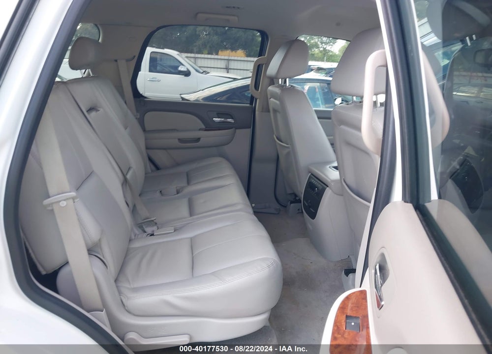 2009 CHEVROLET TAHOE LT2 VIN: 1GNEC233X9R162880