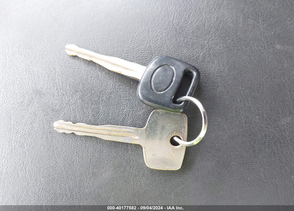 1994 TOYOTA CAMRY LE VIN: JT2SK12E1R0271124
