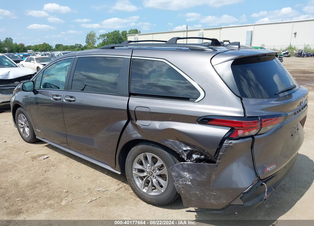 2021 TOYOTA SIENNA XLE VIN: 5TDYRKEC1MS074490