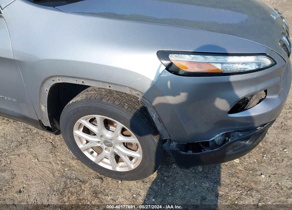 2015 JEEP CHEROKEE LATITUDE VIN: 1C4PJLCB5FW747139