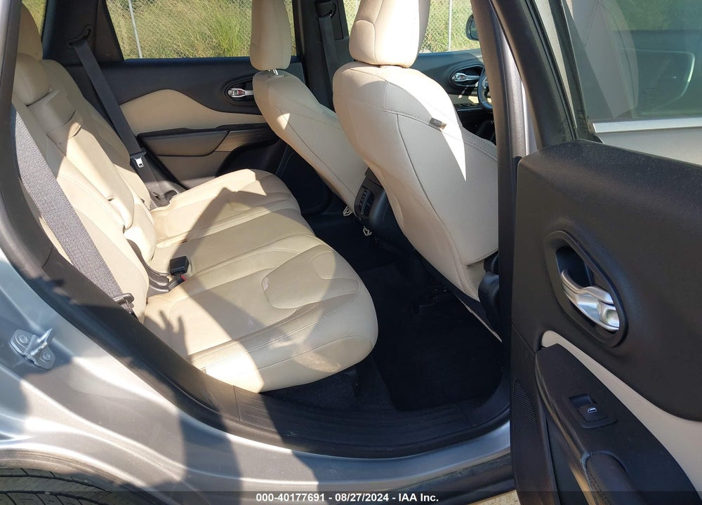 2015 JEEP CHEROKEE LATITUDE VIN: 1C4PJLCB5FW747139