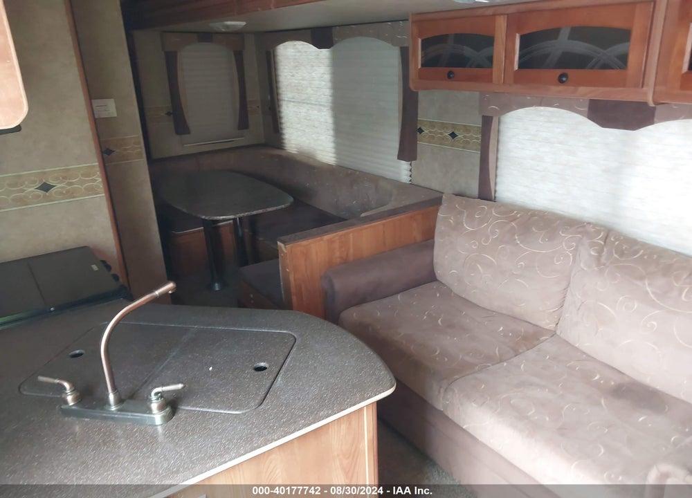 2011 HEARTLAND NORTHTRAIL VIN: 5SFNB3526BE229202