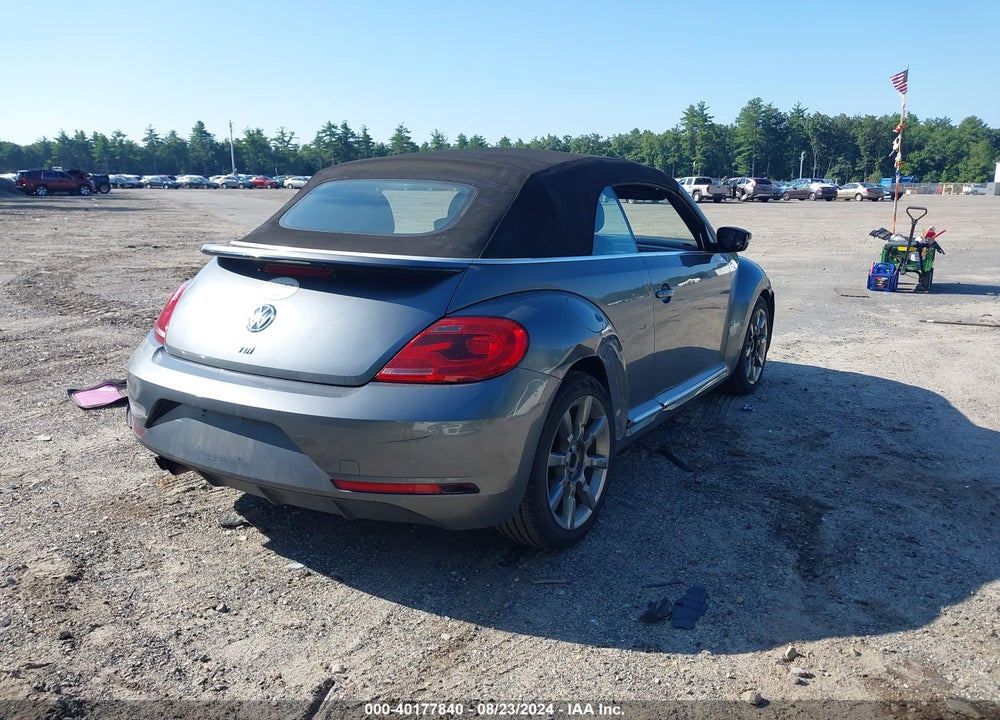2014 VOLKSWAGEN BEETLE 2.0L TDI VIN: 3VW5L7AT7EM817613