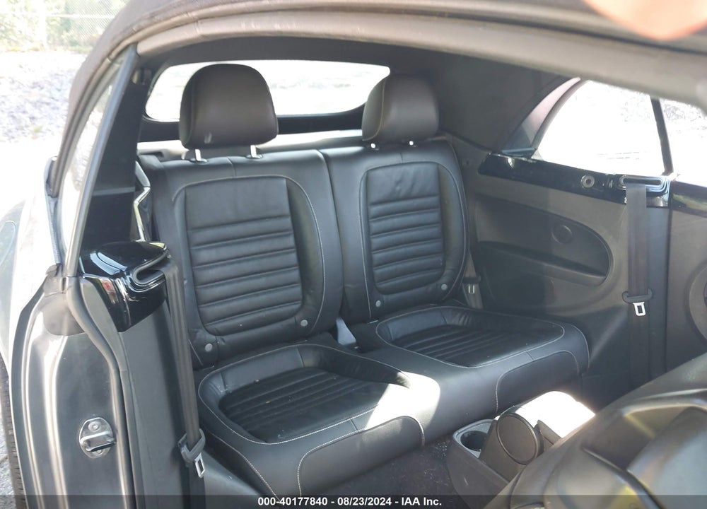2014 VOLKSWAGEN BEETLE 2.0L TDI VIN: 3VW5L7AT7EM817613