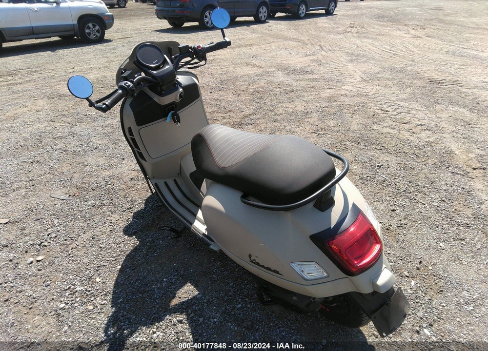 2024 VESPA GTS/SEI GIORNI 300 VIN: ZAPMD39M9R5400084