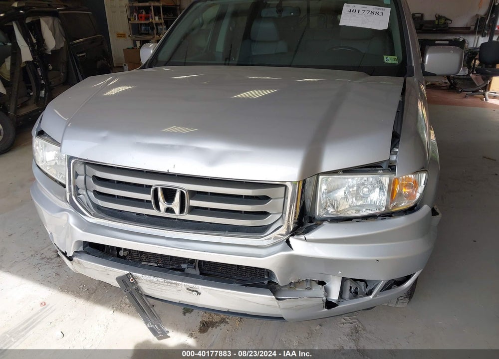 2013 HONDA RIDGELINE RTL VIN: 5FPYK1F52DB009982