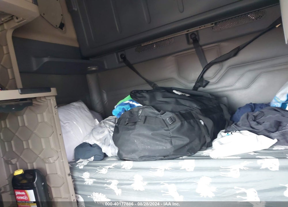 2016 FREIGHTLINER CASCADIA 125 VIN: 3AKJGLD52GSGU6320