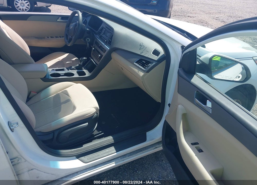 2015 HYUNDAI SONATA SE VIN: 5NPE24AF3FH209268