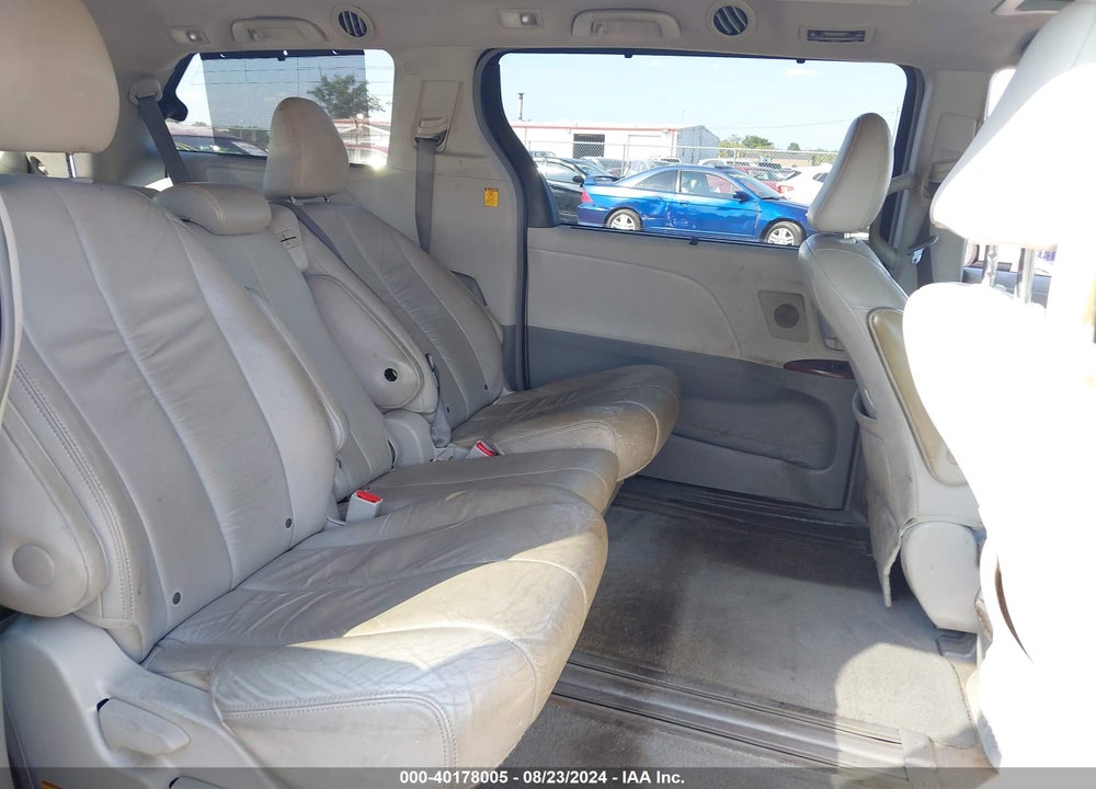 2011 TOYOTA SIENNA XLE V6 VIN: 5TDYK3DC2BS102063