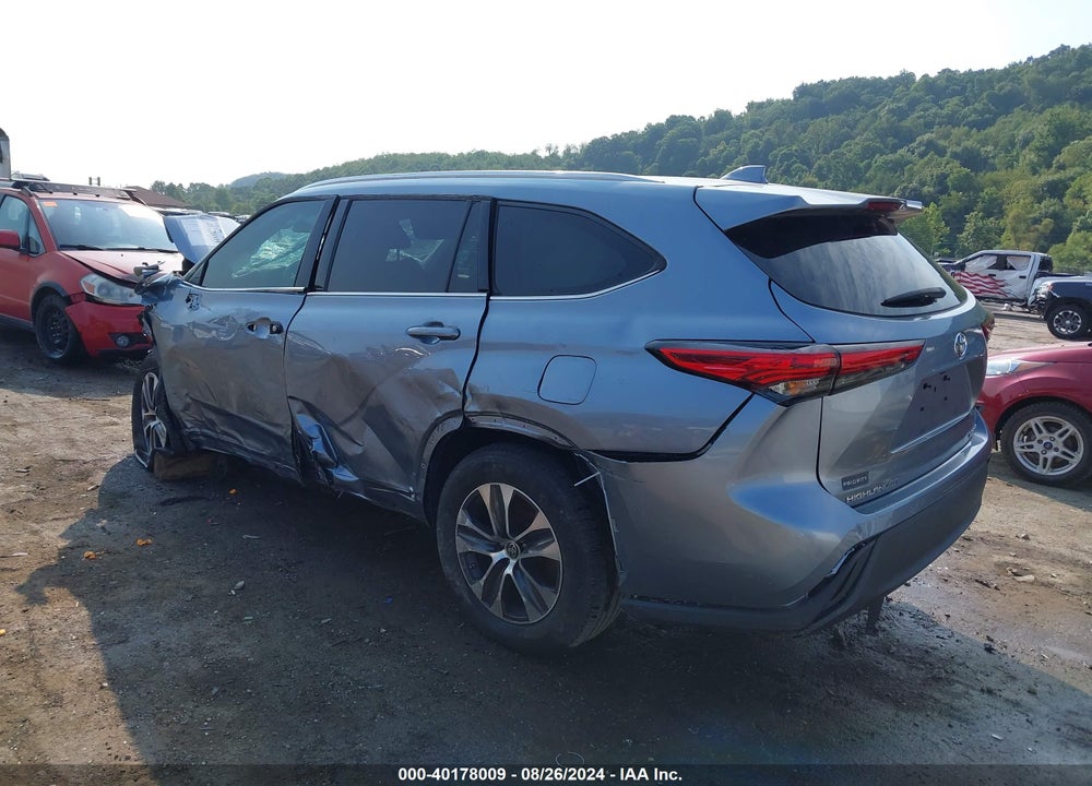 2021 TOYOTA HIGHLANDER XLE VIN: 5TDGZRBH4MS117403