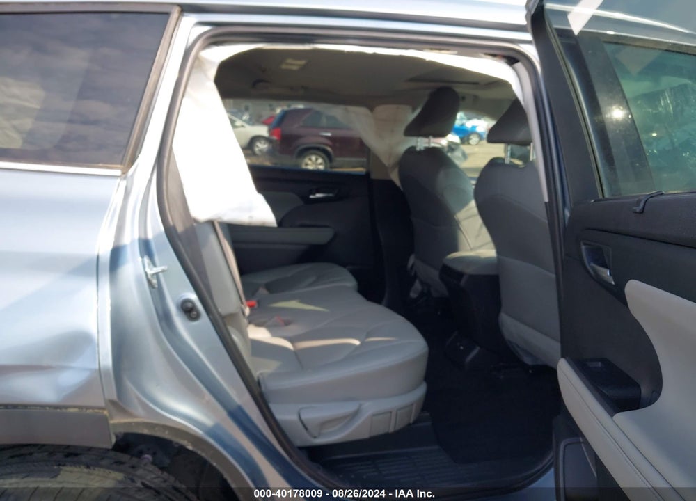 2021 TOYOTA HIGHLANDER XLE VIN: 5TDGZRBH4MS117403