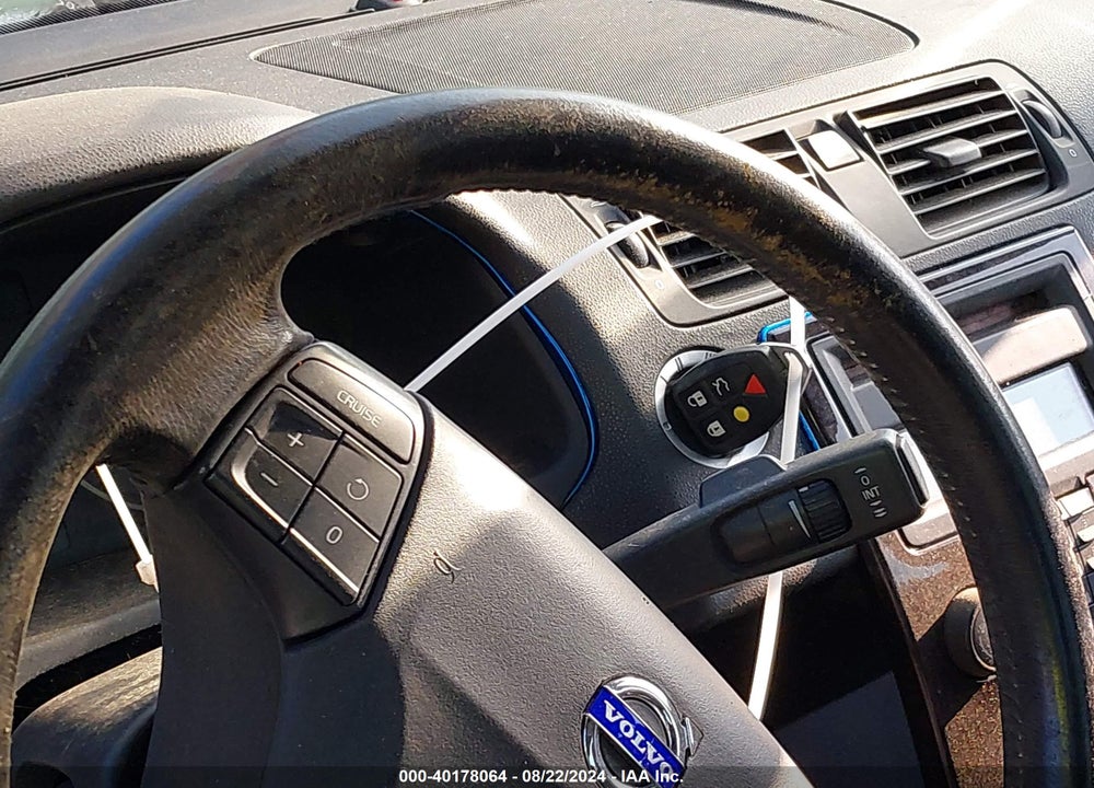 2004 VOLVO S40 T5 VIN: YV1MS682242026060