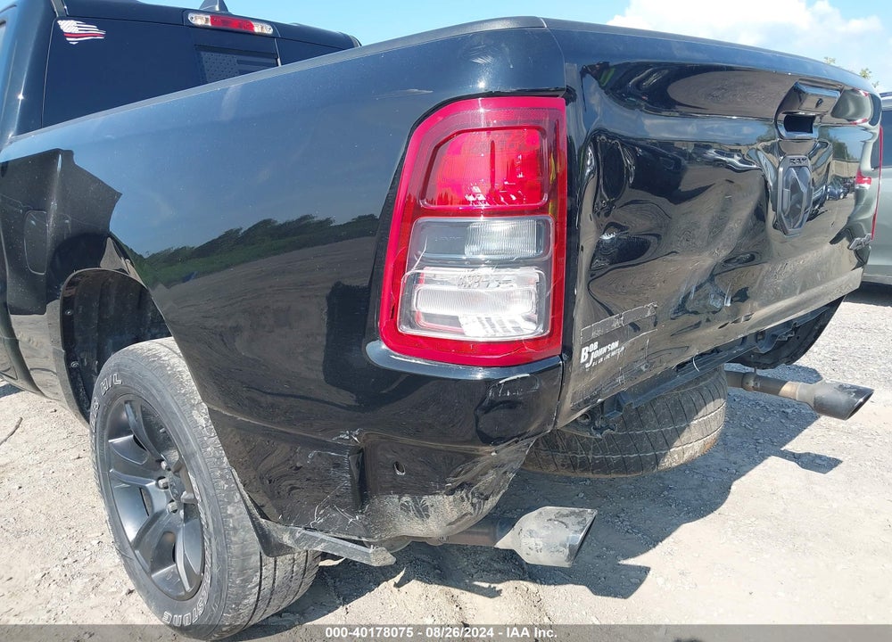 2022 RAM 1500 BIG HORN QUAD CAB 4X4 6'4 BOX VIN: 1C6SRFBT5NN163043