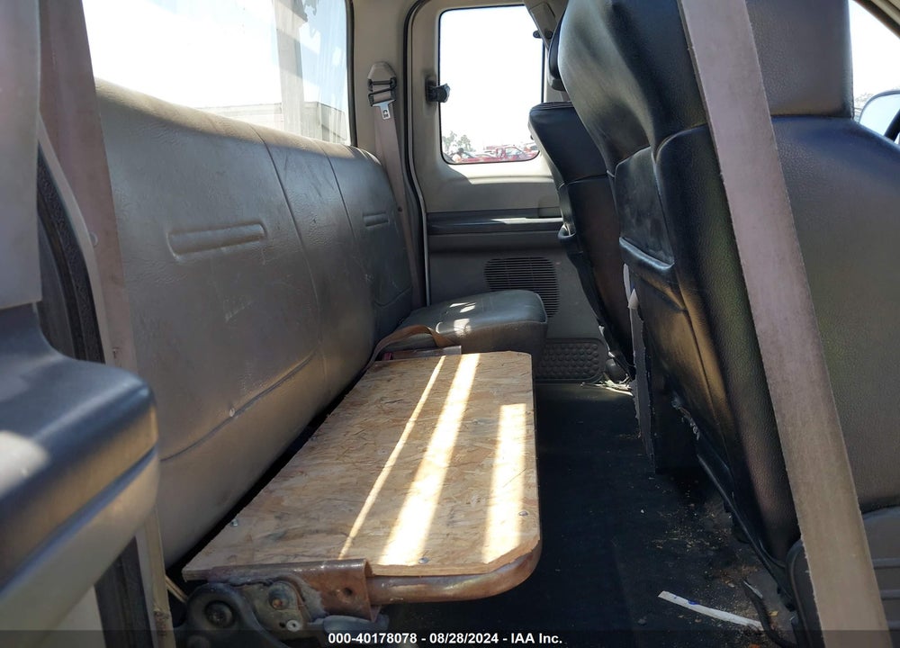 2001 FORD F-350 LARIAT/XL/XLT VIN: 1FDSX34S31EA73218