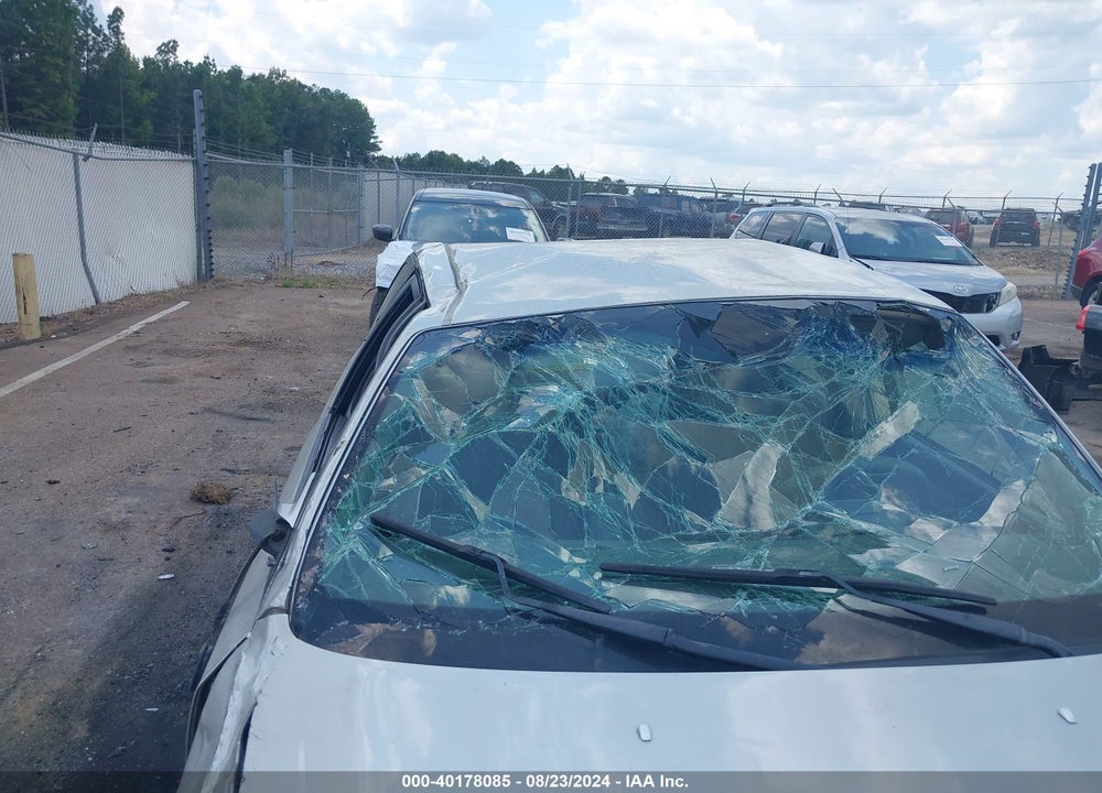 2002 TOYOTA AVALON XL VIN: 4T1BF28B22U197849
