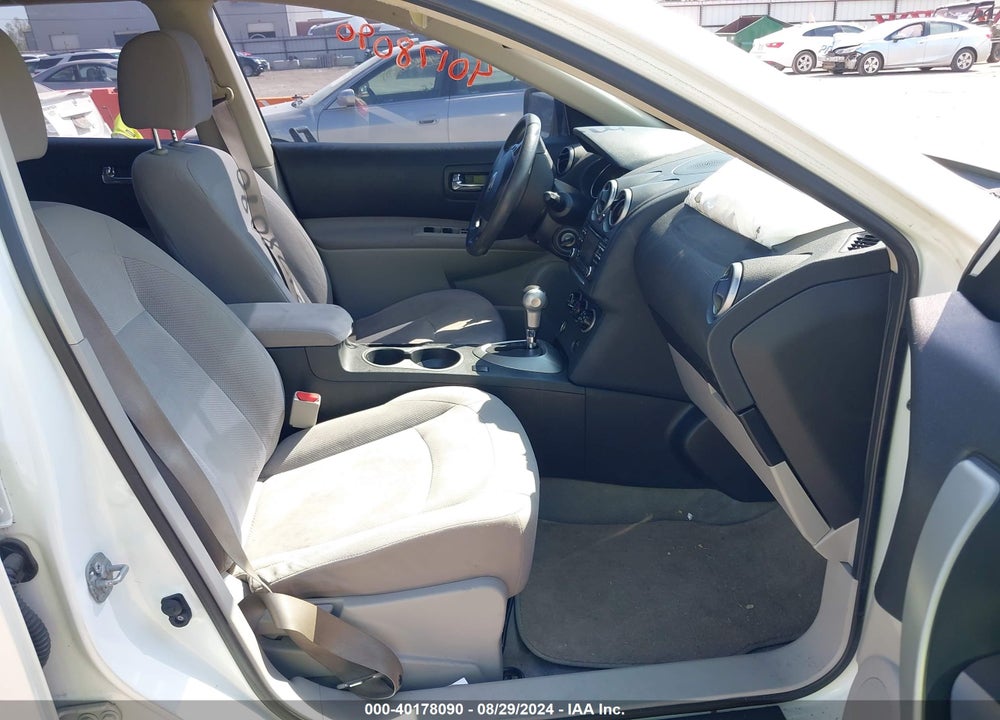 2014 NISSAN ROGUE SELECT S VIN: JN8AS5MT2EW614556