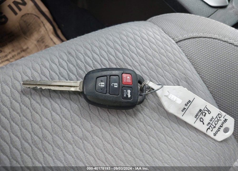 2016 TOYOTA COROLLA LE VIN: 5YFBURHE9GP402181