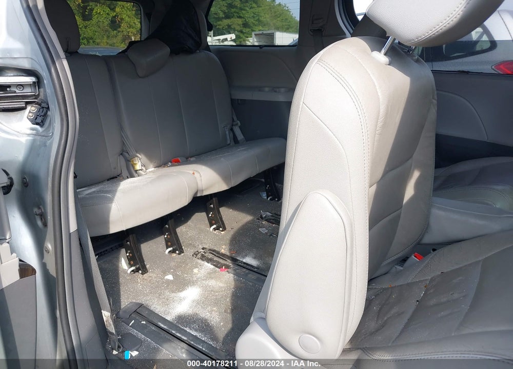 2019 TOYOTA SIENNA XLE VIN: 5TDDZ3DC0KS225161