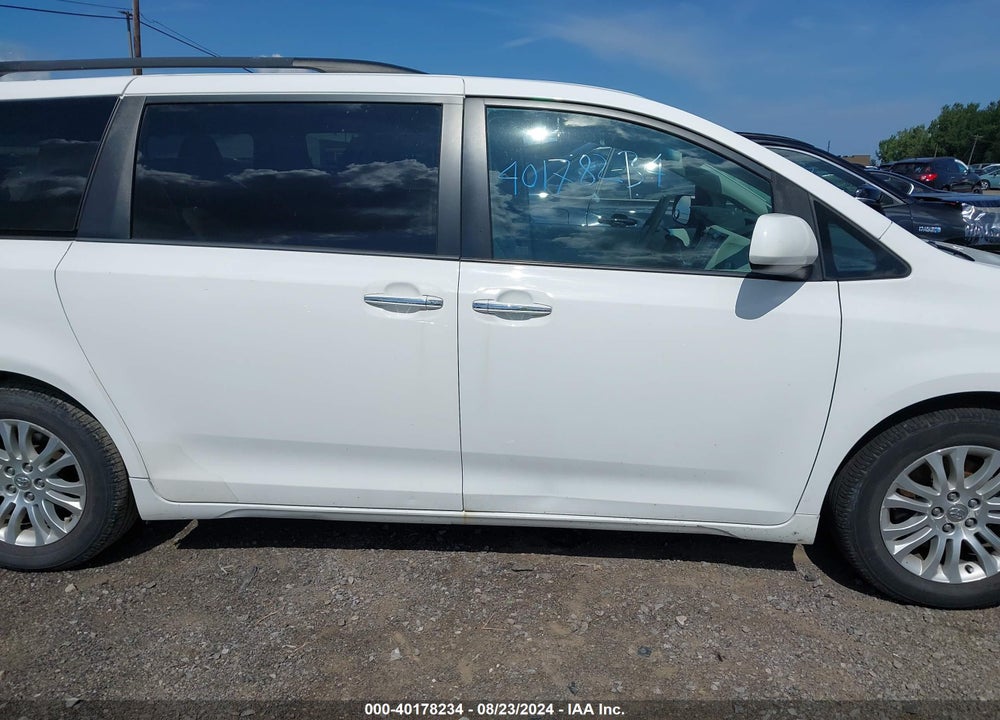 2013 TOYOTA SIENNA LIMITED V6 7 PASSENGER/XLE V6 7 PASSENGER AUTO ACCESS SEAT/XLE V6 8 PASSENGER VIN: 5TDYK3DC5DS322011
